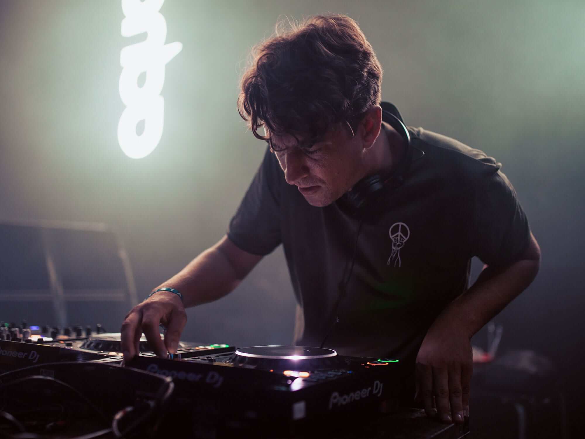 Skream DJing